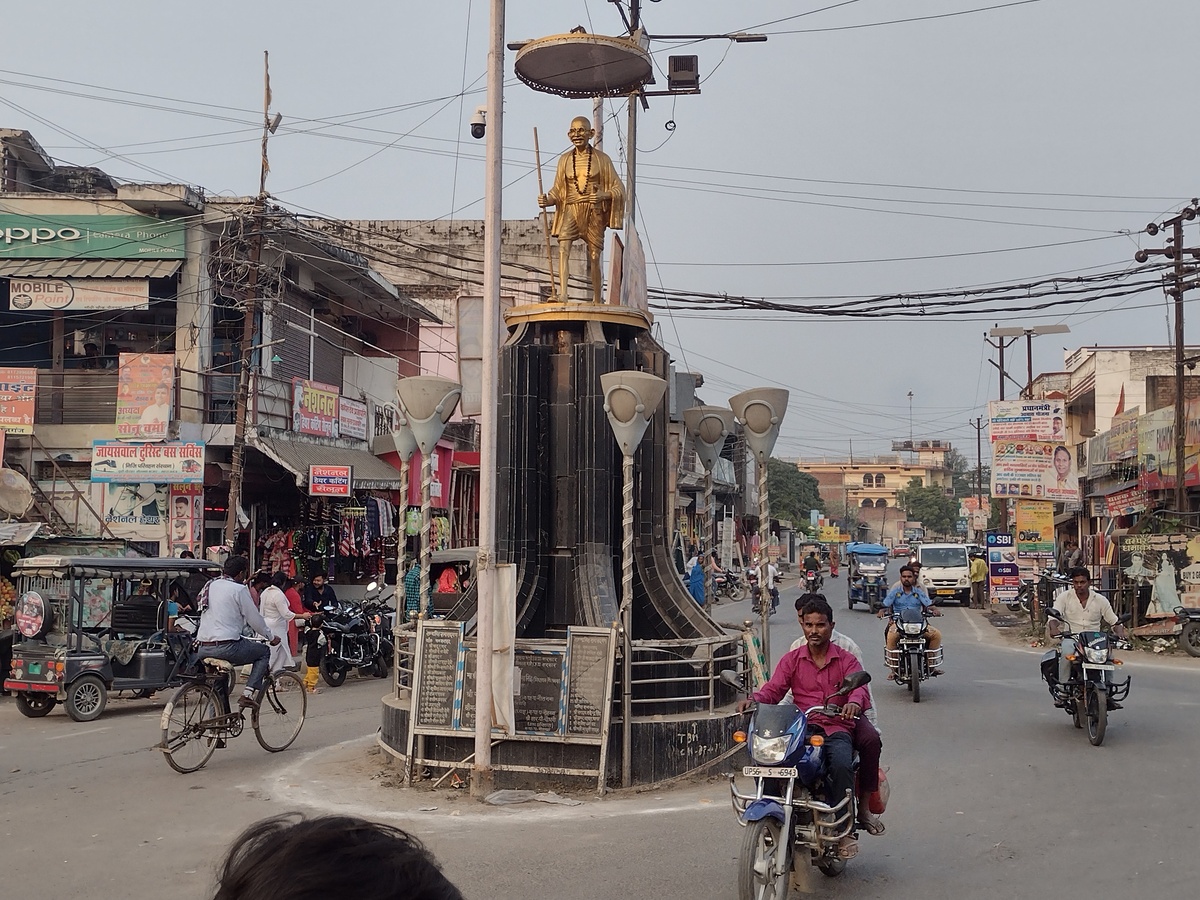 Gandhi statue in Nautanwa