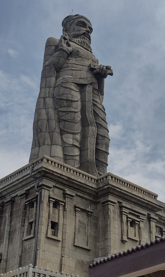 Thiruvalluvar statue
