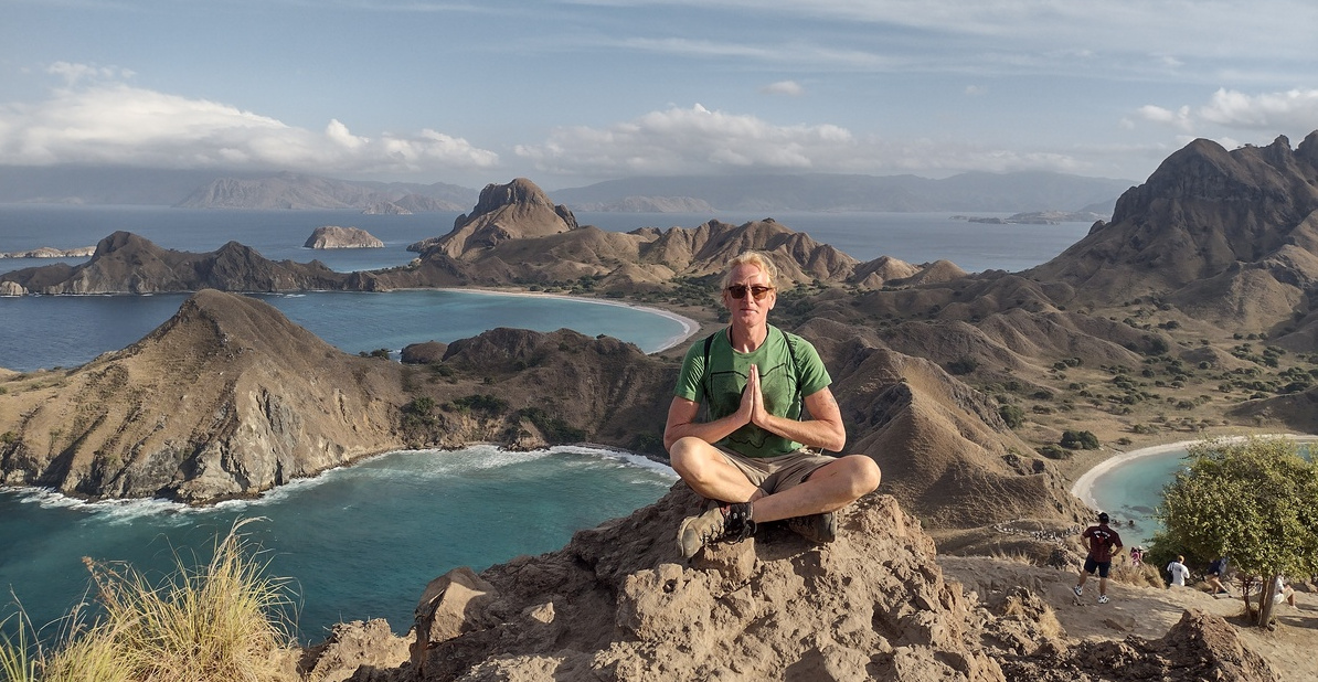 Atop the Padar Pulau peak