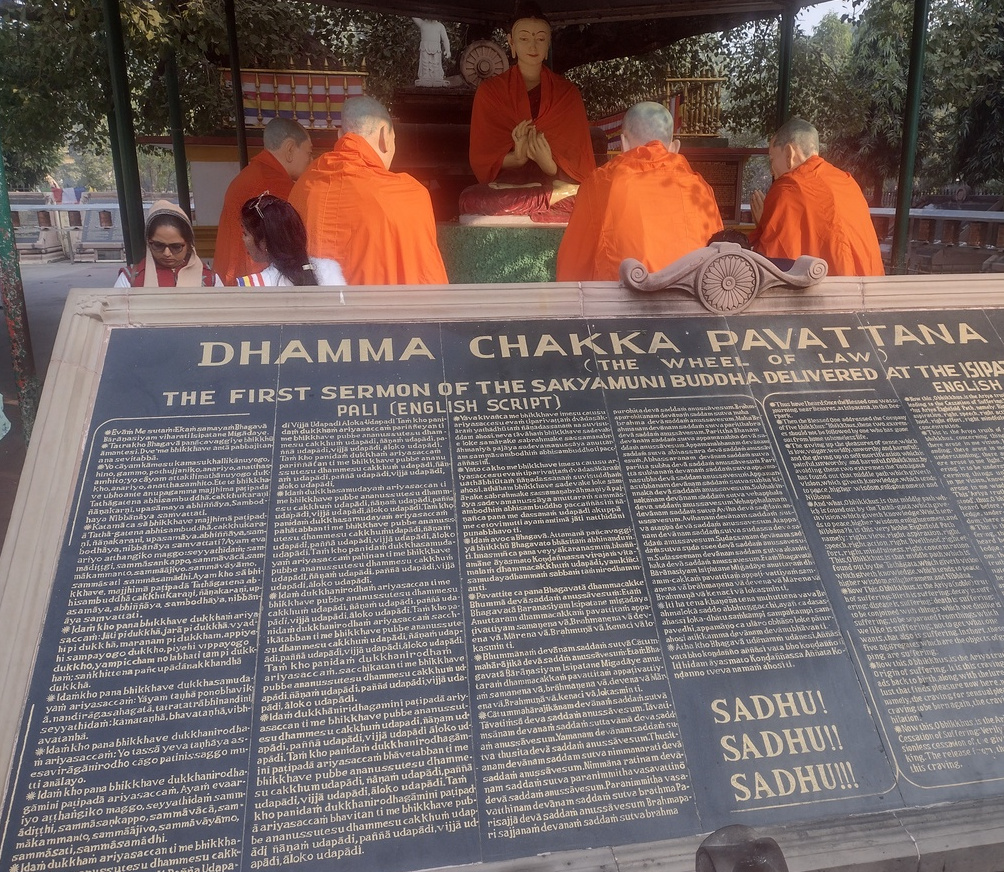 Buddha teaching 5 disciples
